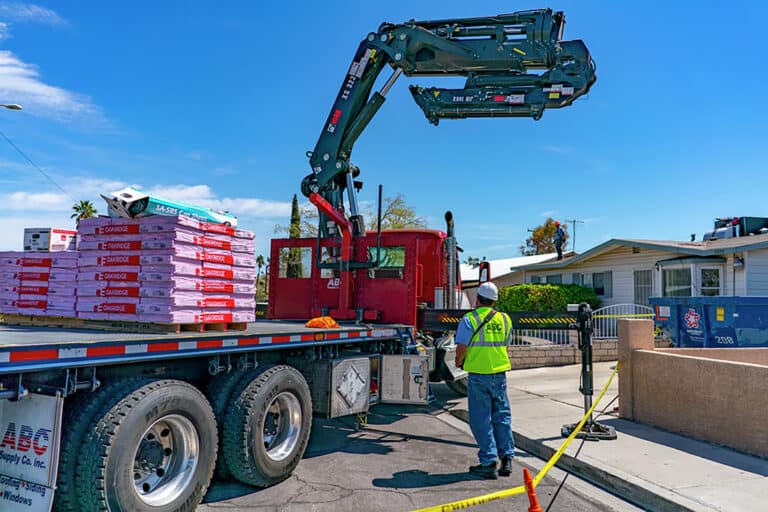 Knuckleboom Tandem-axle With Tag 24' Flatbed